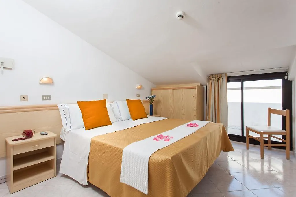 Hotel Cola Frontemare ベラーリア・イジェア・マリーナ 3*,  イタリア