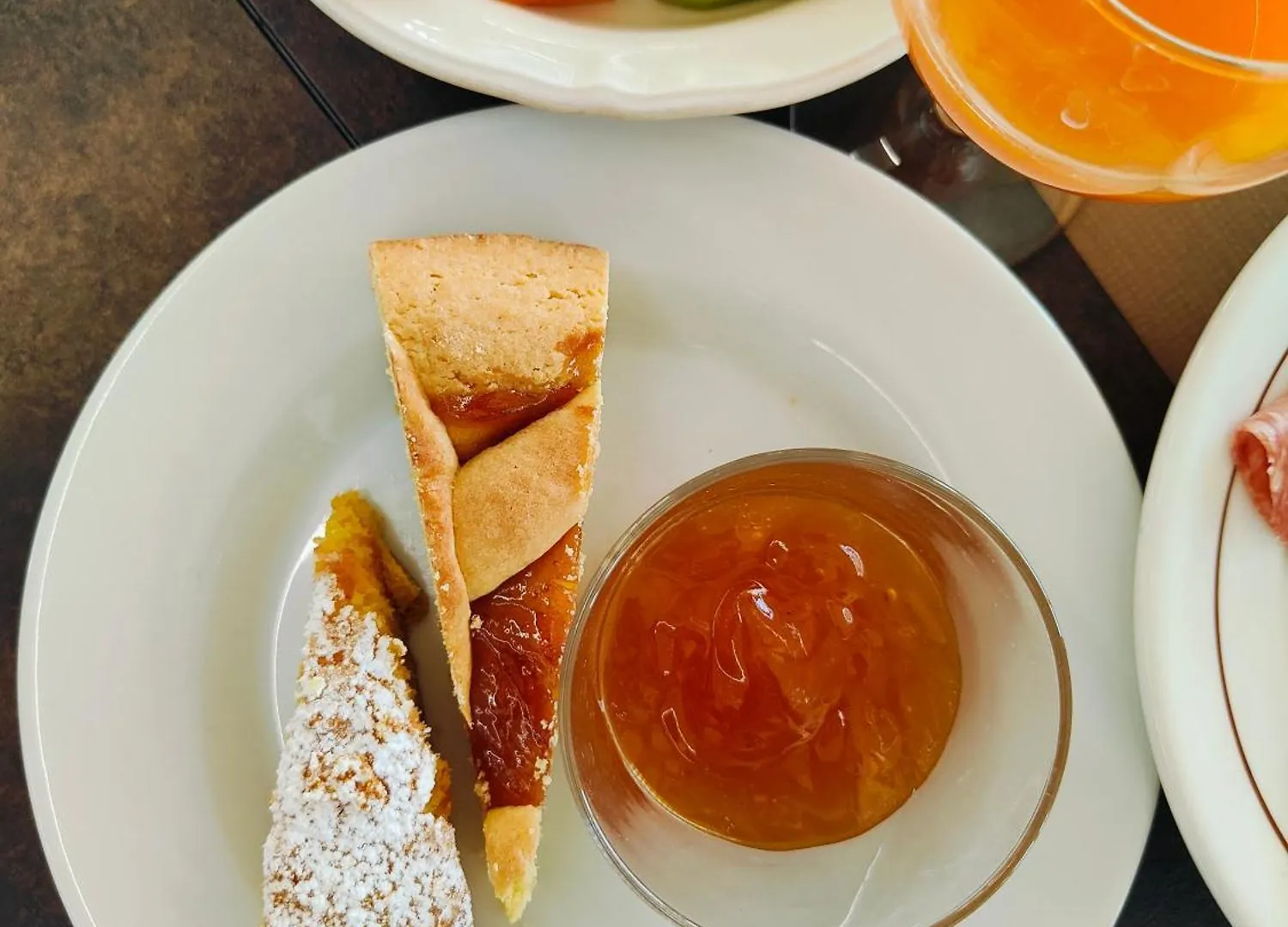 Hotel Cola Frontemare ベラーリア・イジェア・マリーナ