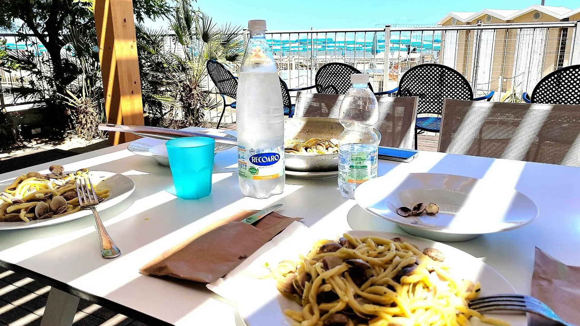 Hotel Cola Frontemare ベラーリア・イジェア・マリーナ