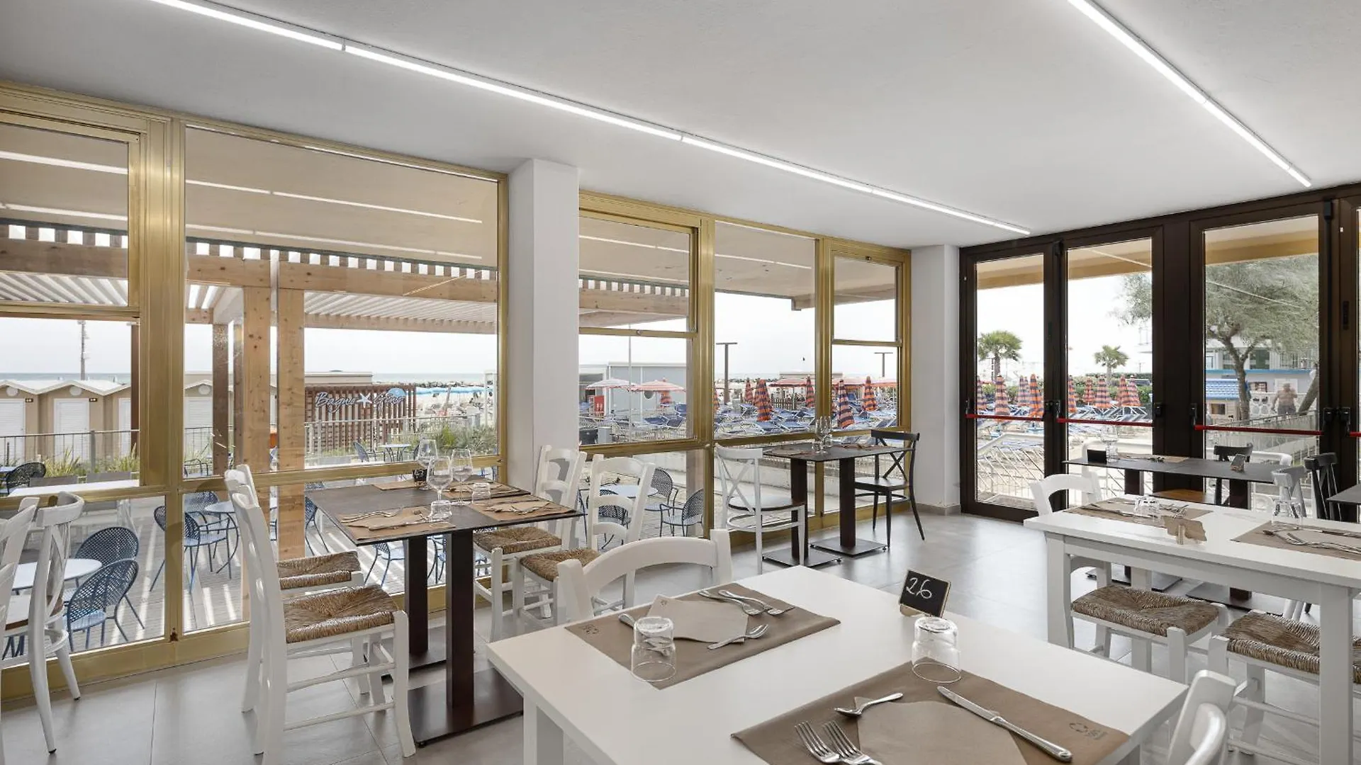 ***  Hotel Cola Frontemare ベラーリア・イジェア・マリーナ イタリア